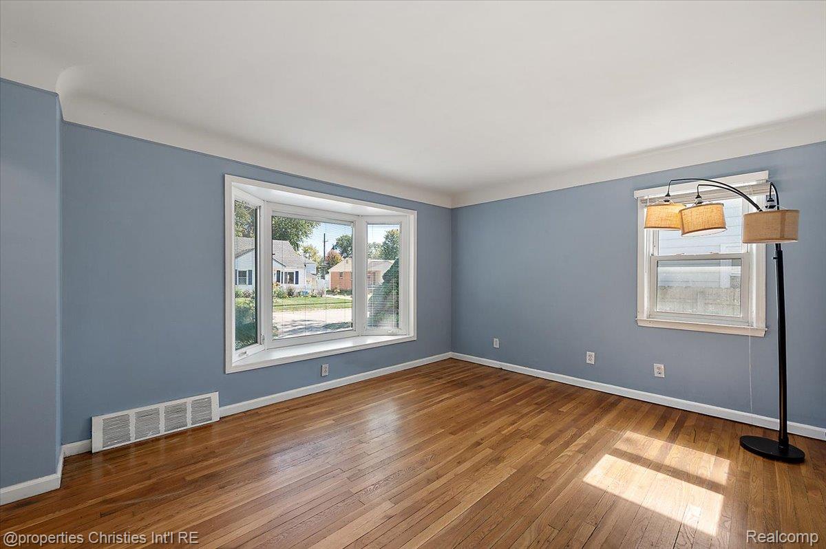 305 N Kenwood Avenue