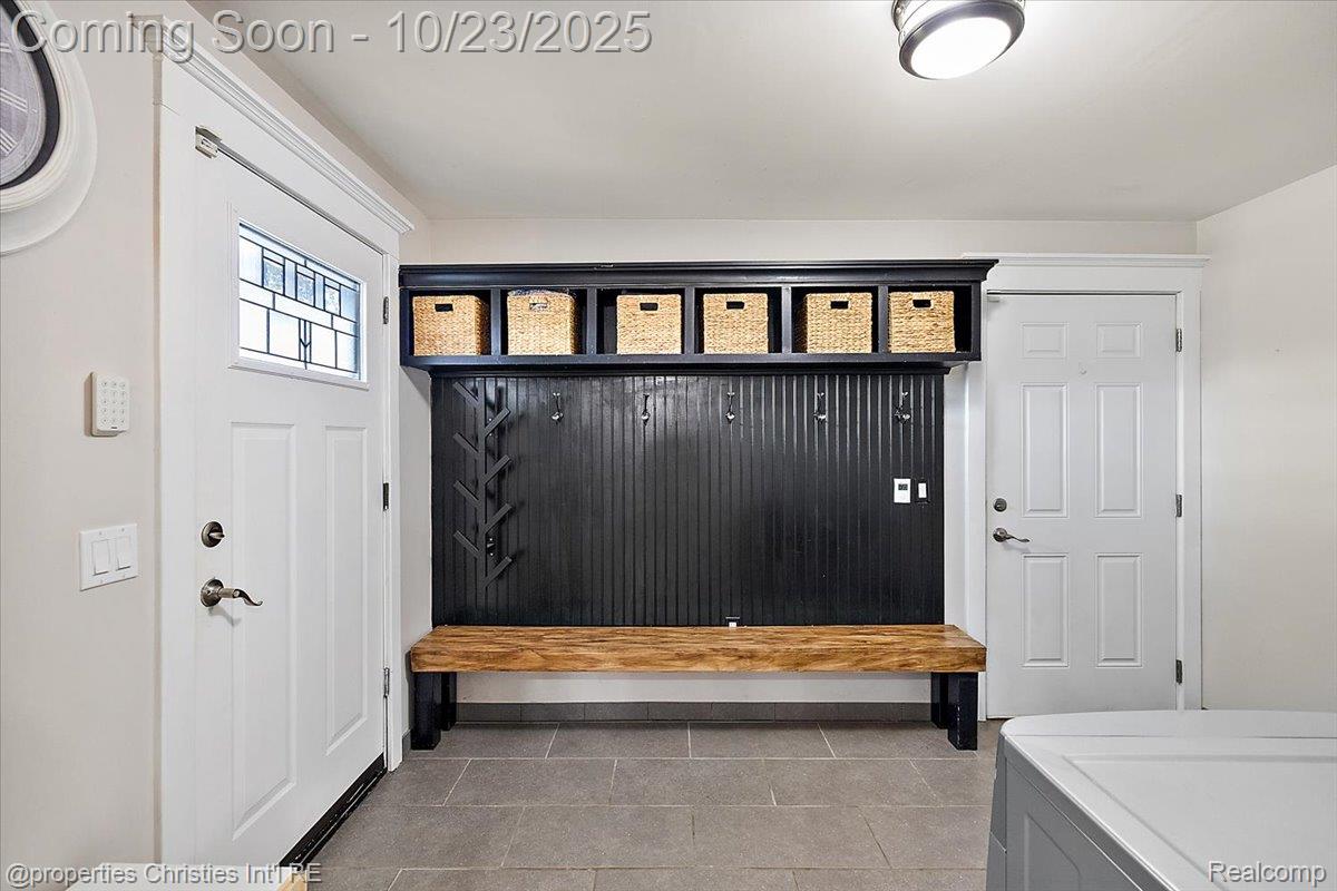 26652 Groveland Street