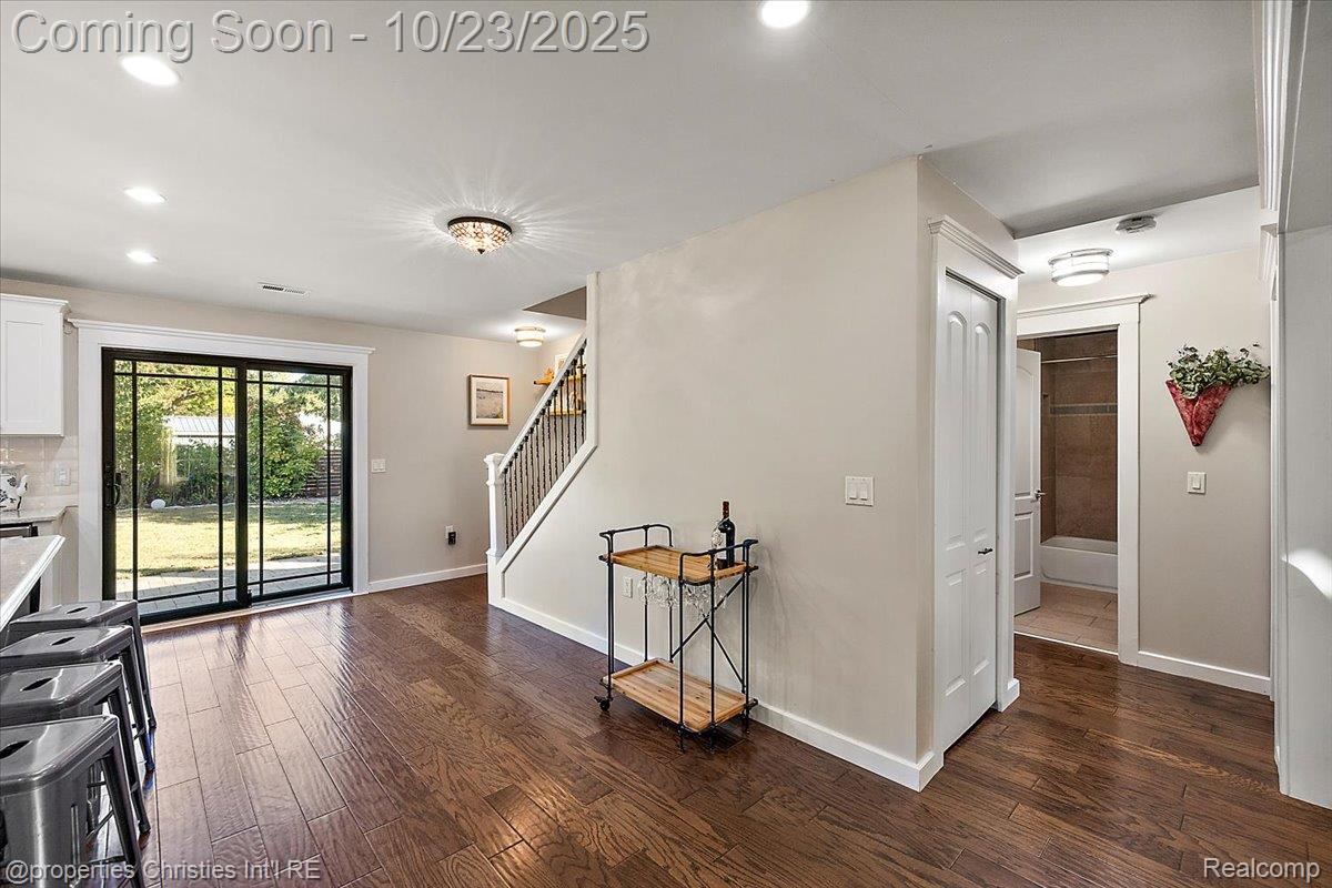 26652 Groveland Street