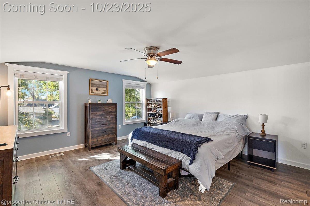 26652 Groveland Street