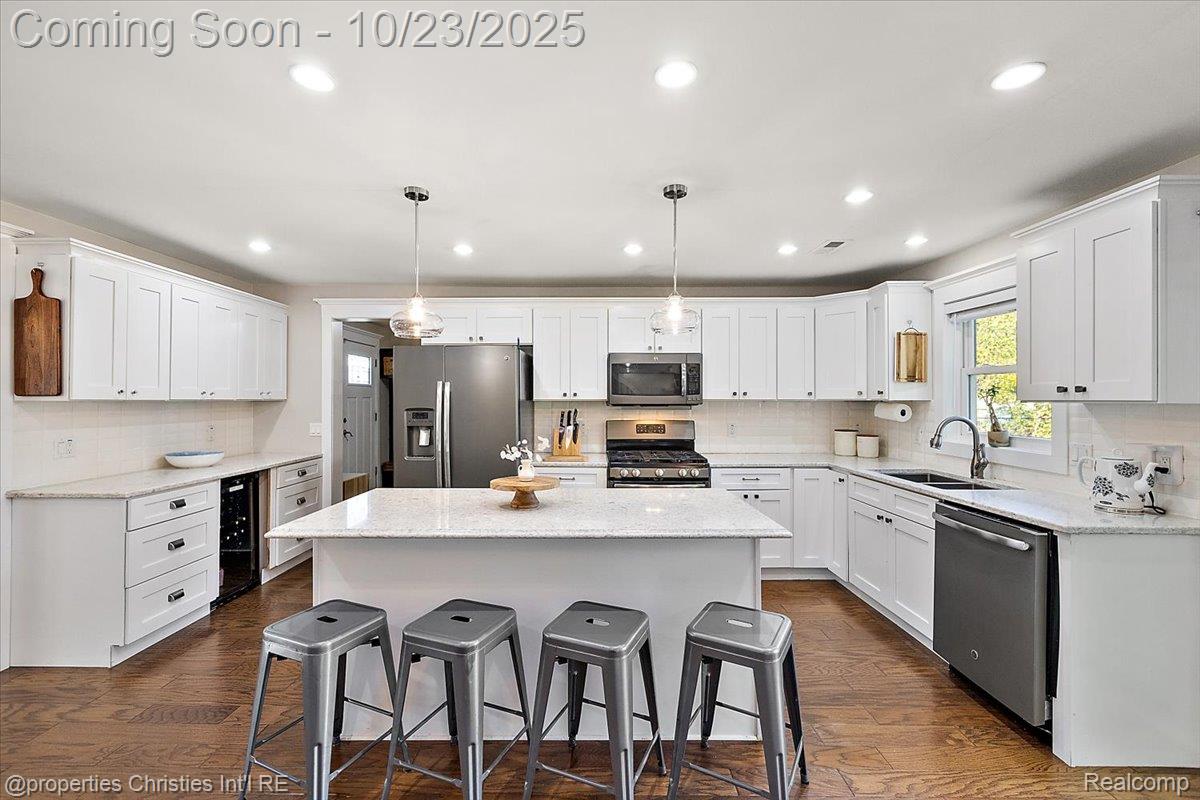 26652 Groveland Street