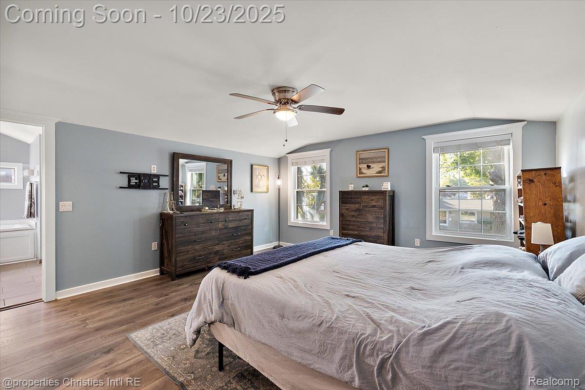 26652 Groveland Street