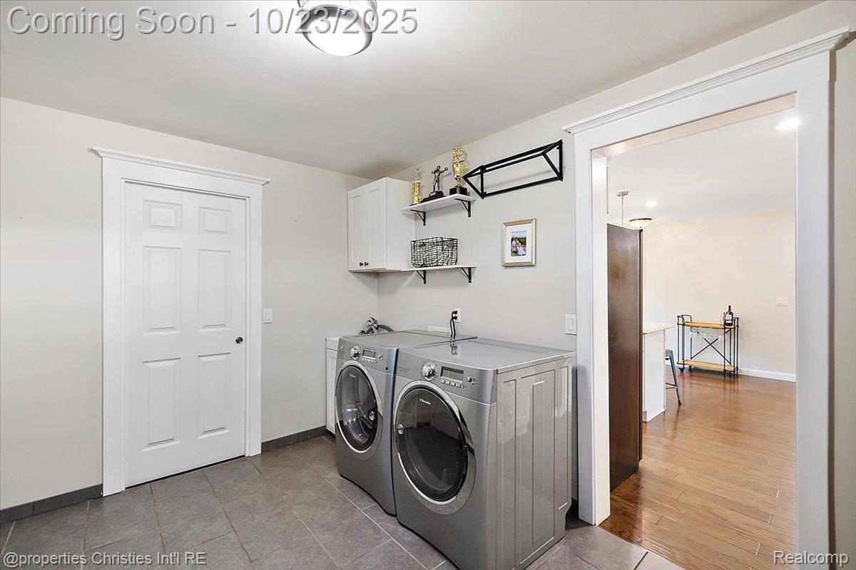 26652 Groveland Street