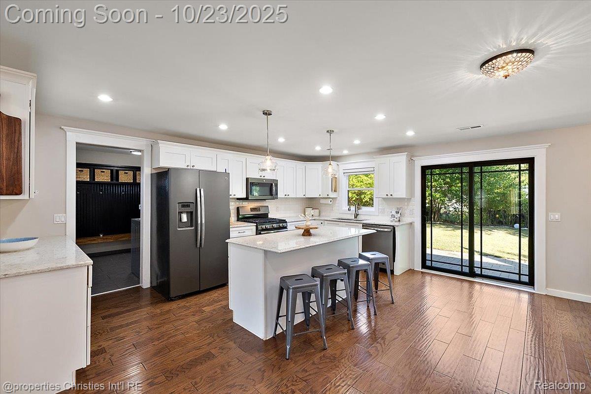 26652 Groveland Street