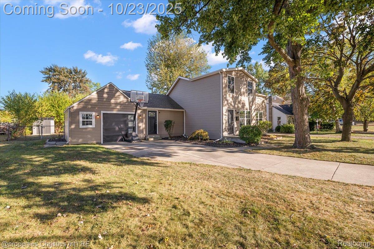 26652 Groveland Street