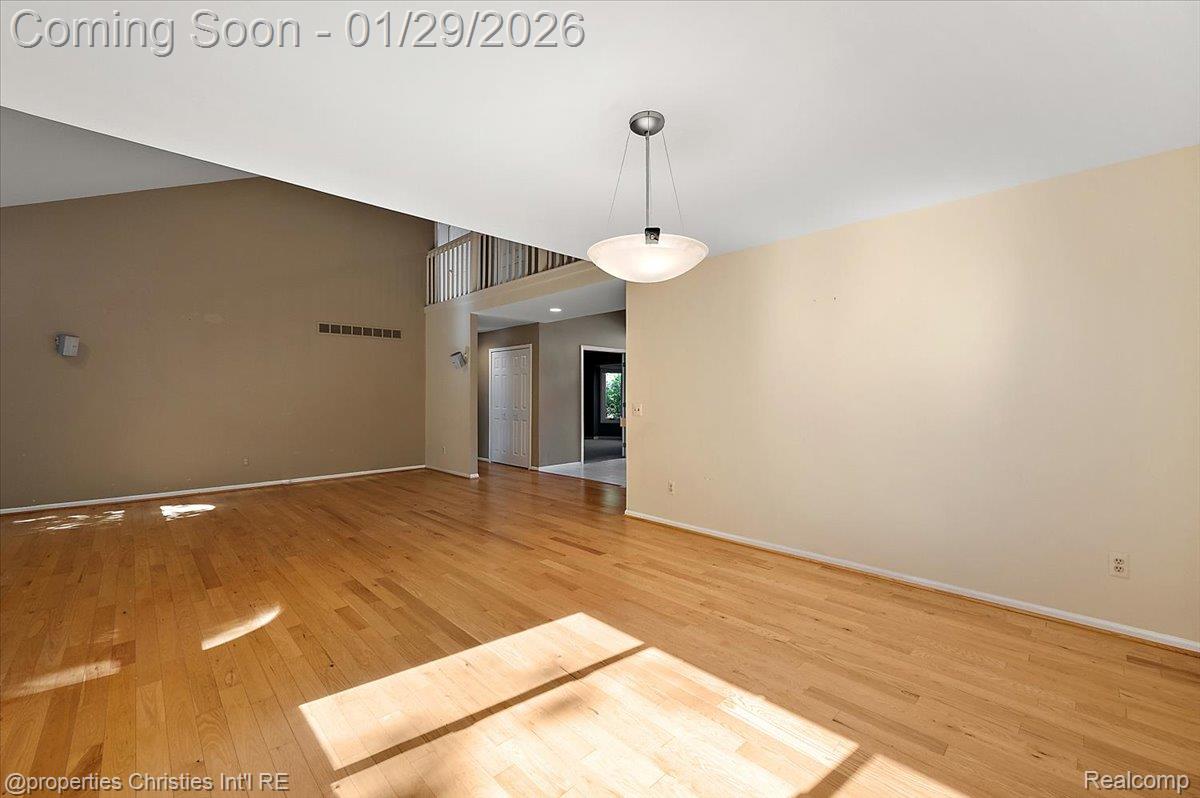 6835 High Ridge Road