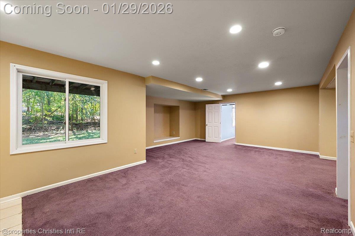 6835 High Ridge Road