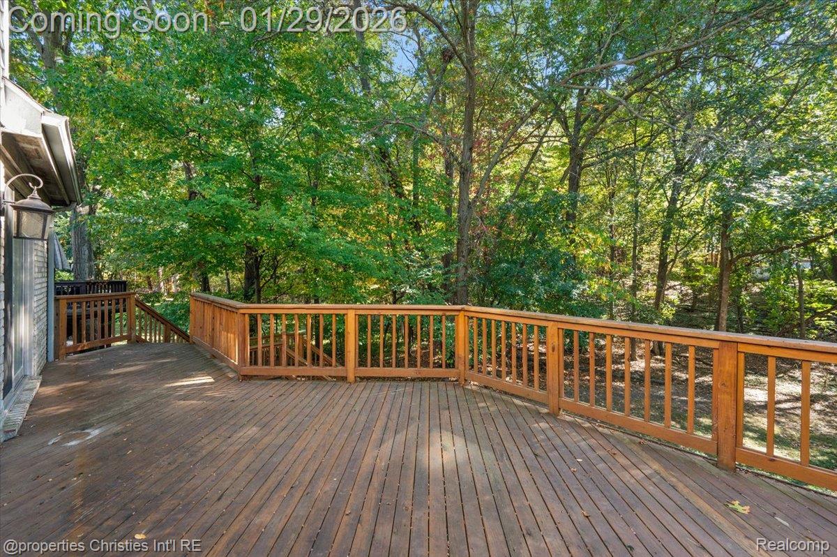 6835 High Ridge Road