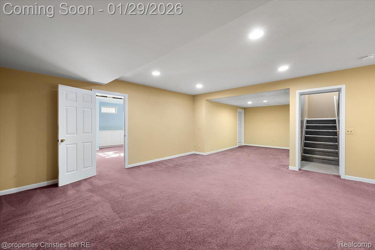 6835 High Ridge Road