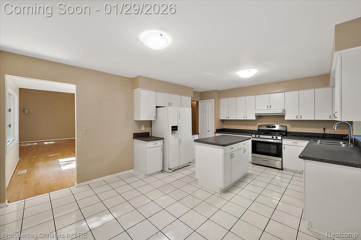 6835 High Ridge Road