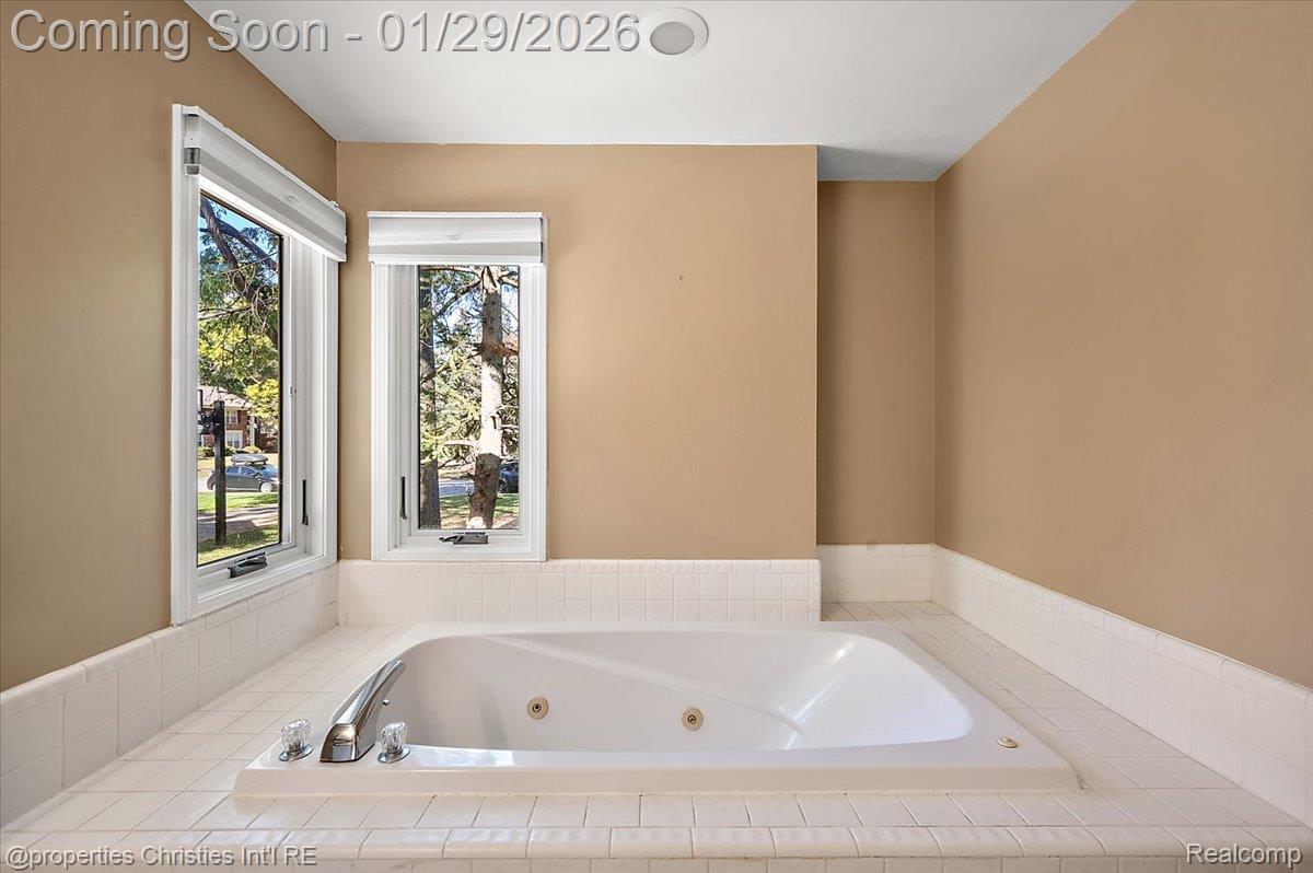 6835 High Ridge Road