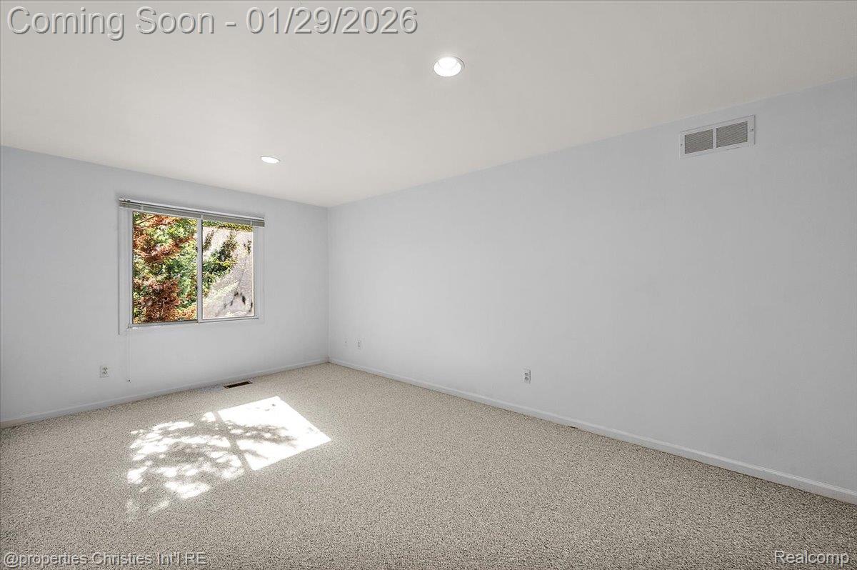 6835 High Ridge Road