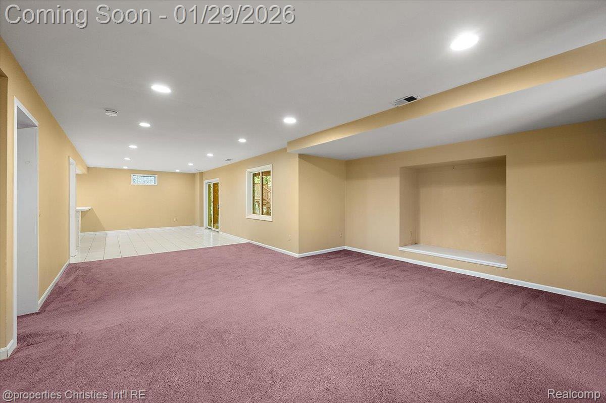 6835 High Ridge Road