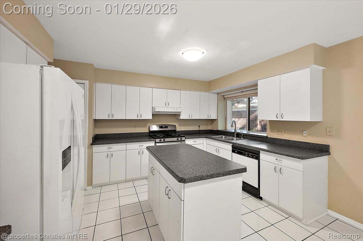 6835 High Ridge Road