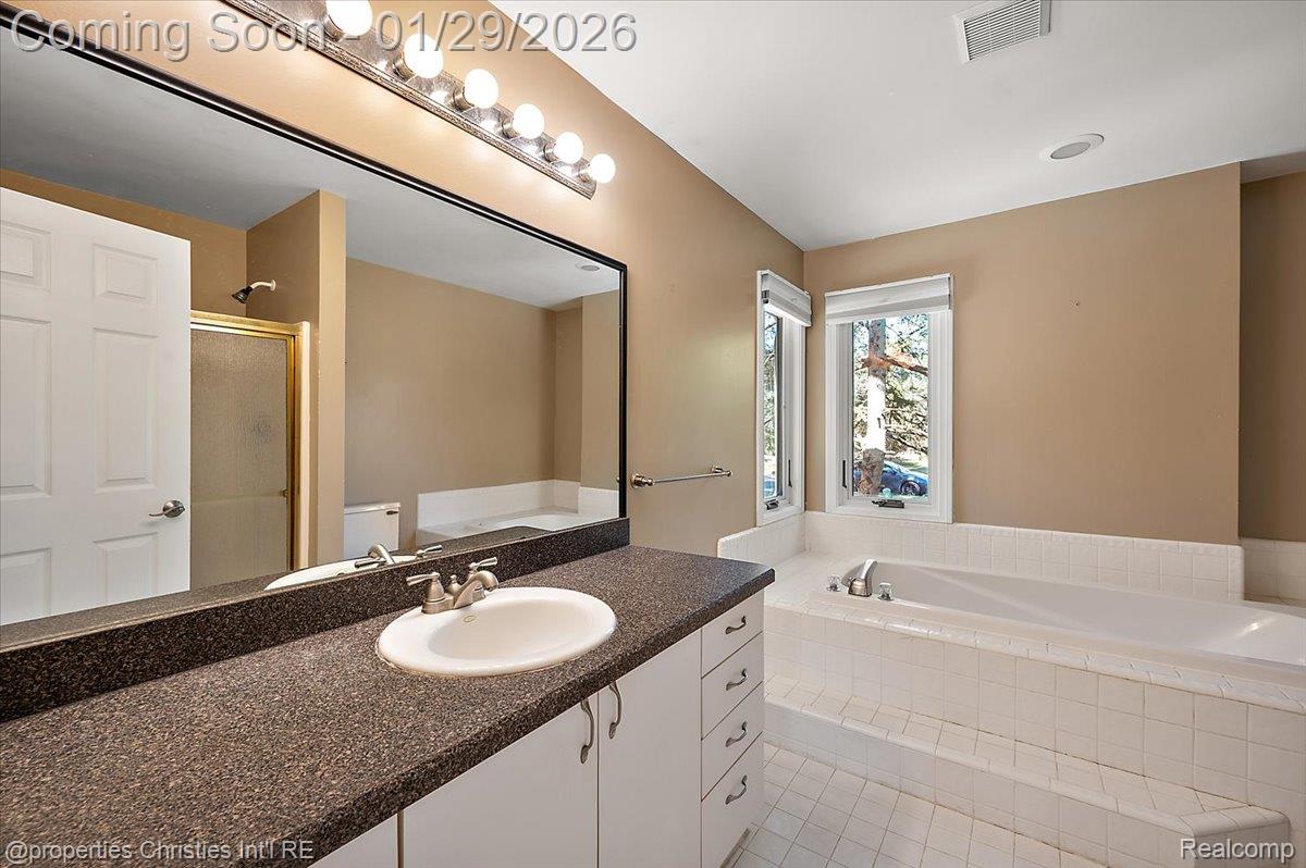 6835 High Ridge Road