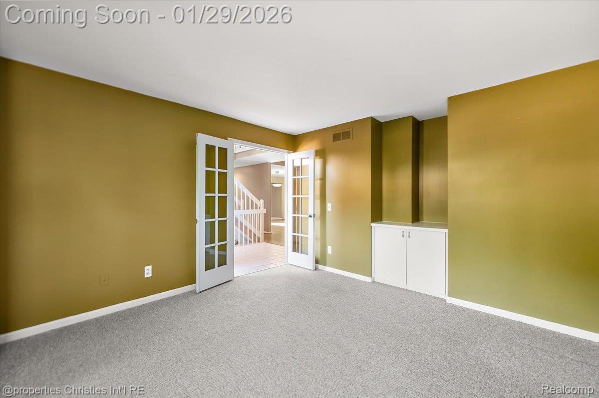 6835 High Ridge Road