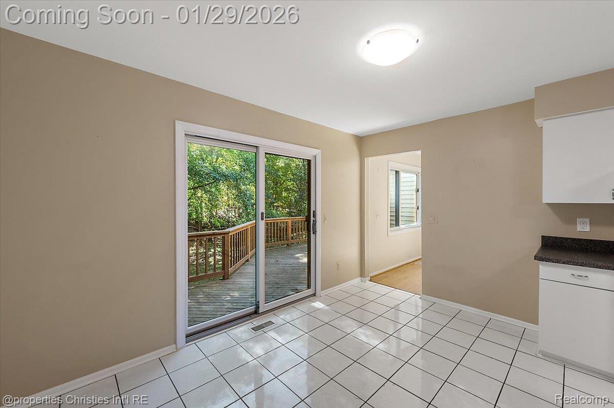 6835 High Ridge Road