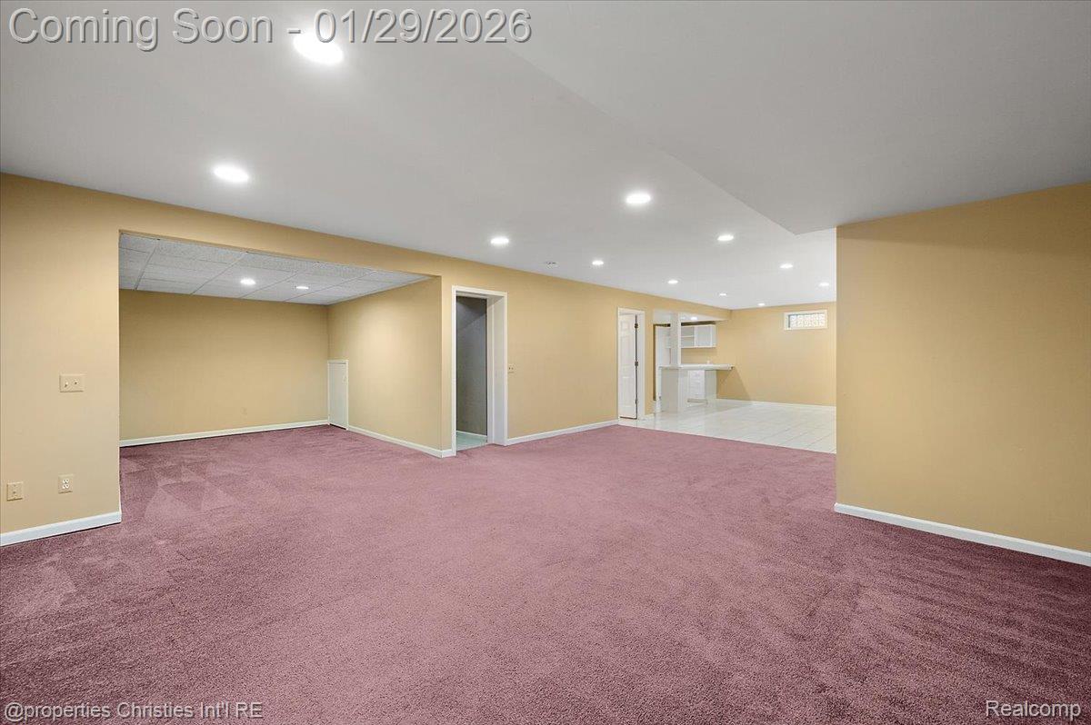 6835 High Ridge Road