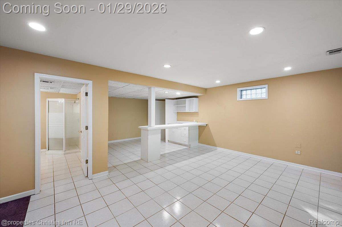 6835 High Ridge Road