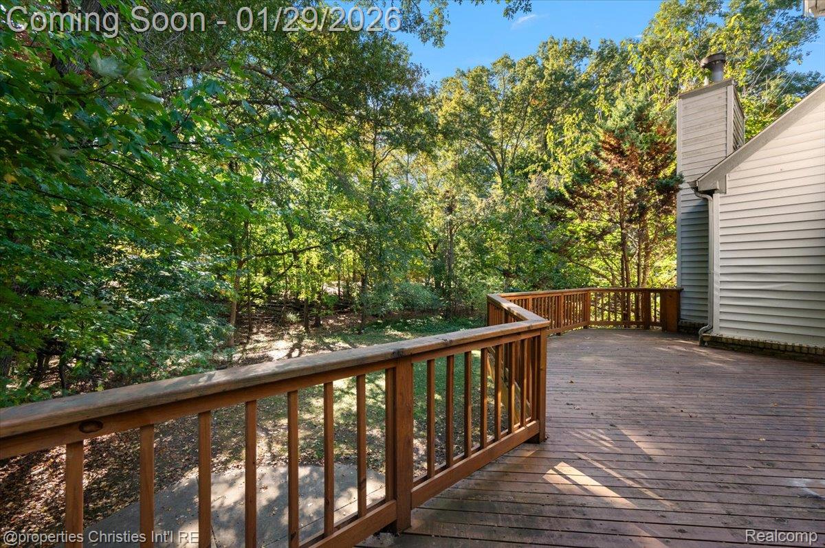 6835 High Ridge Road