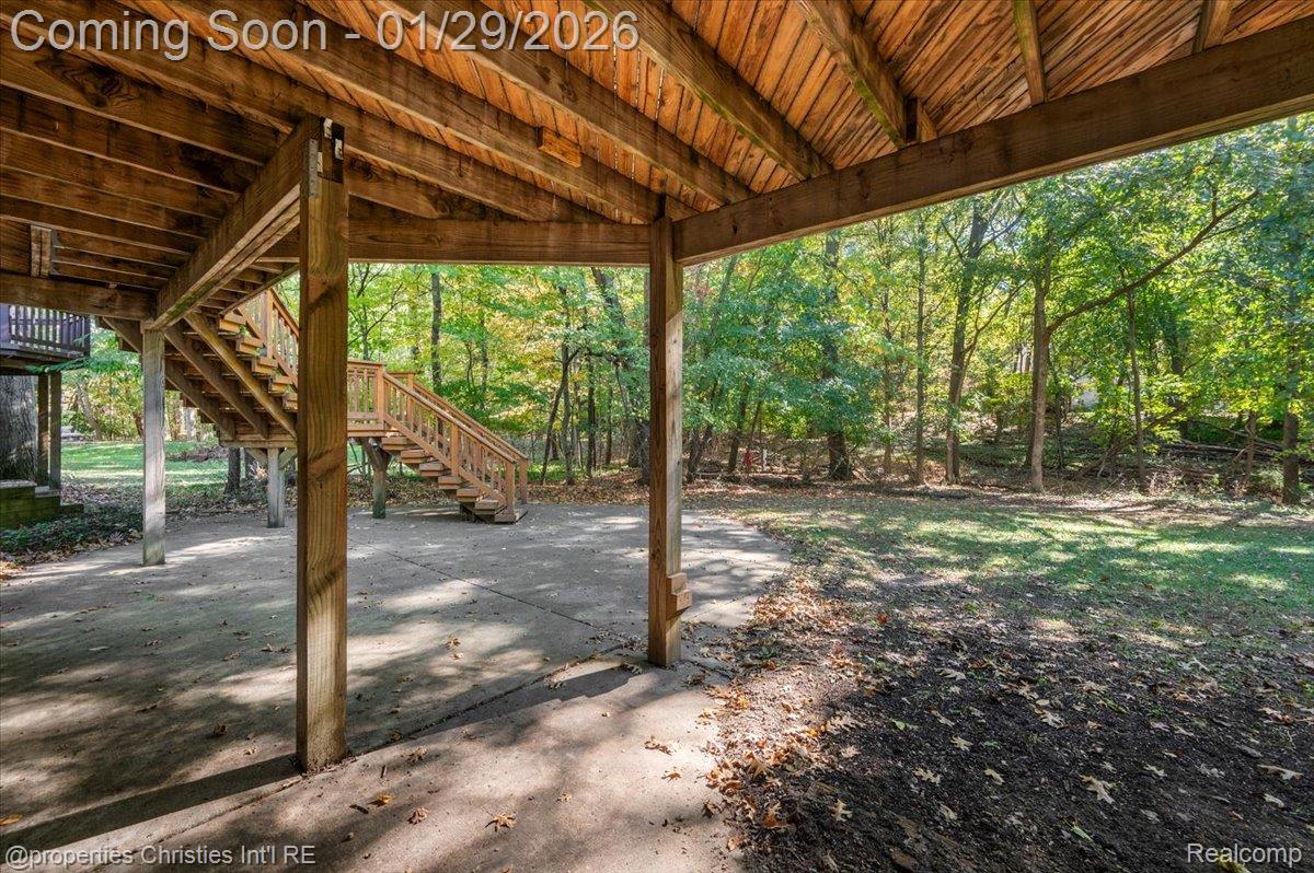 6835 High Ridge Road