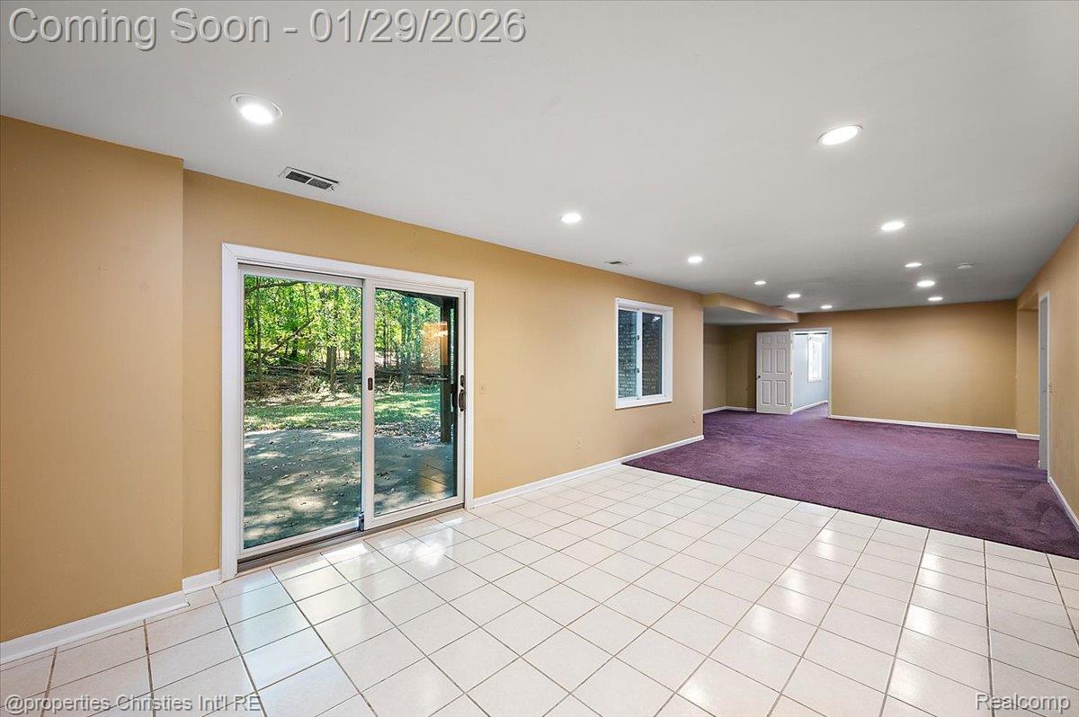 6835 High Ridge Road