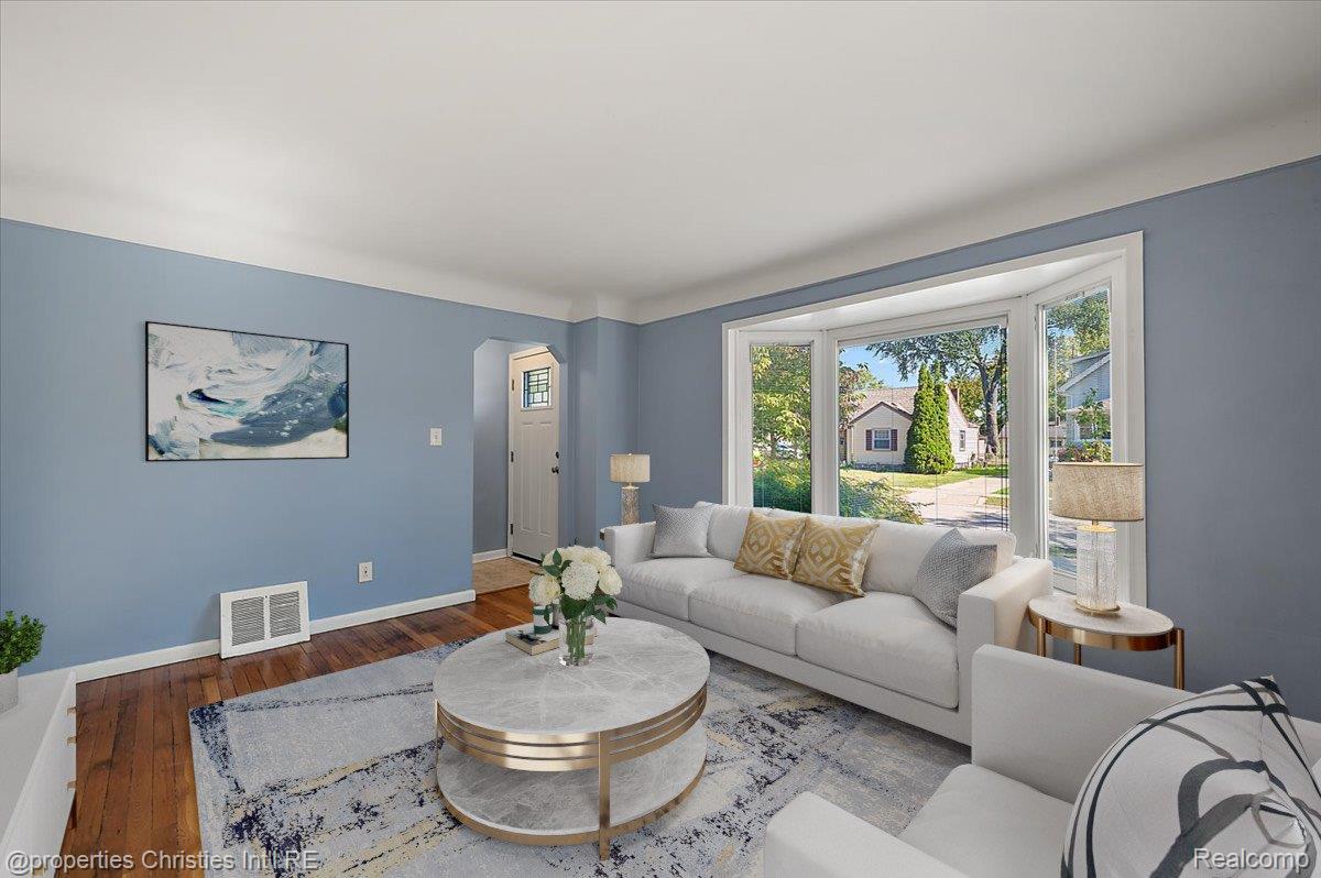 305 N Kenwood Avenue