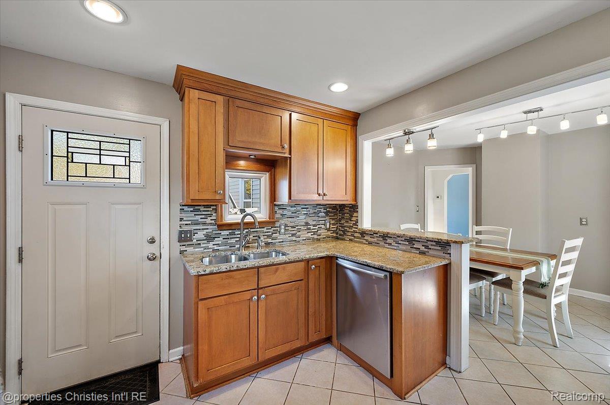 305 N Kenwood Avenue