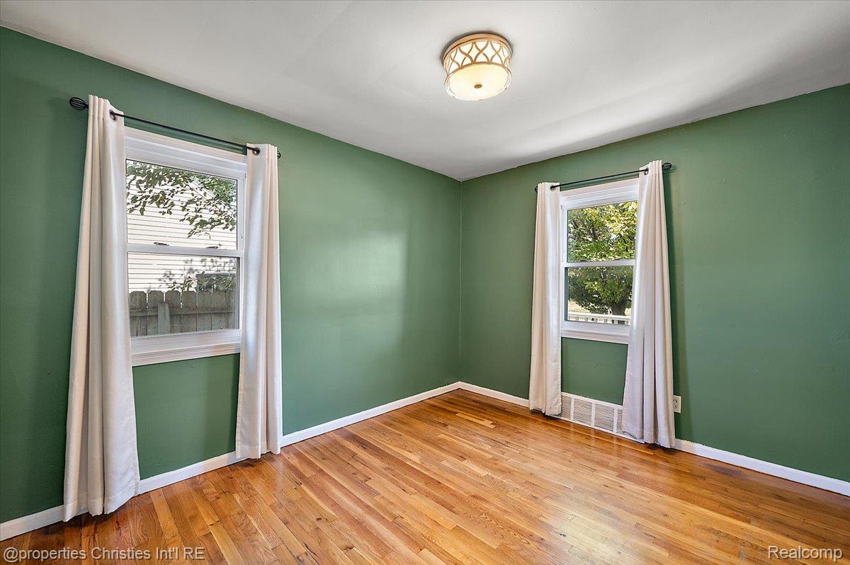 305 N Kenwood Avenue