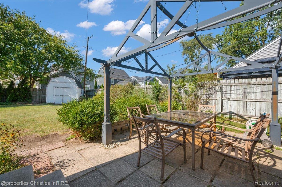 305 N Kenwood Avenue