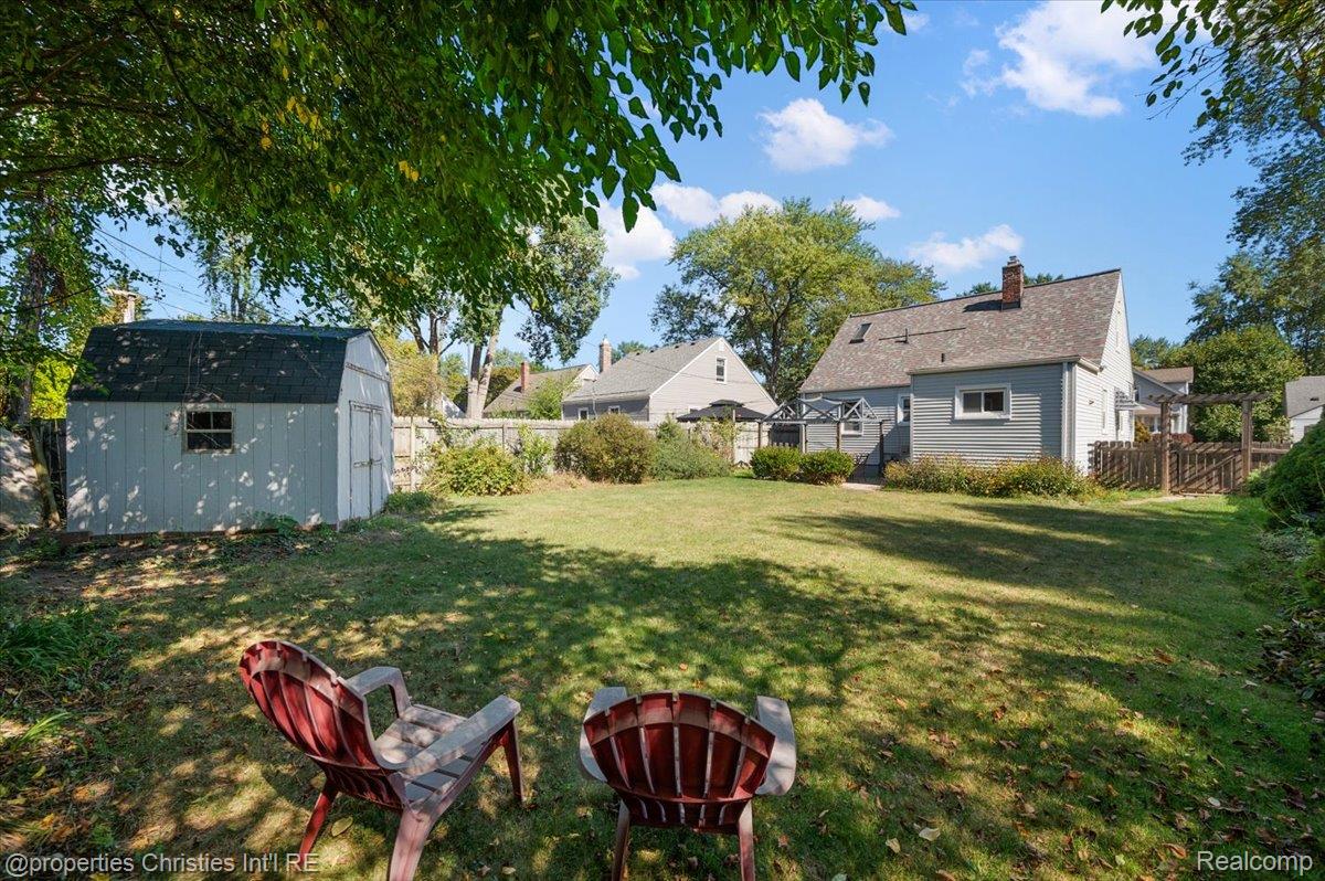 305 N Kenwood Avenue