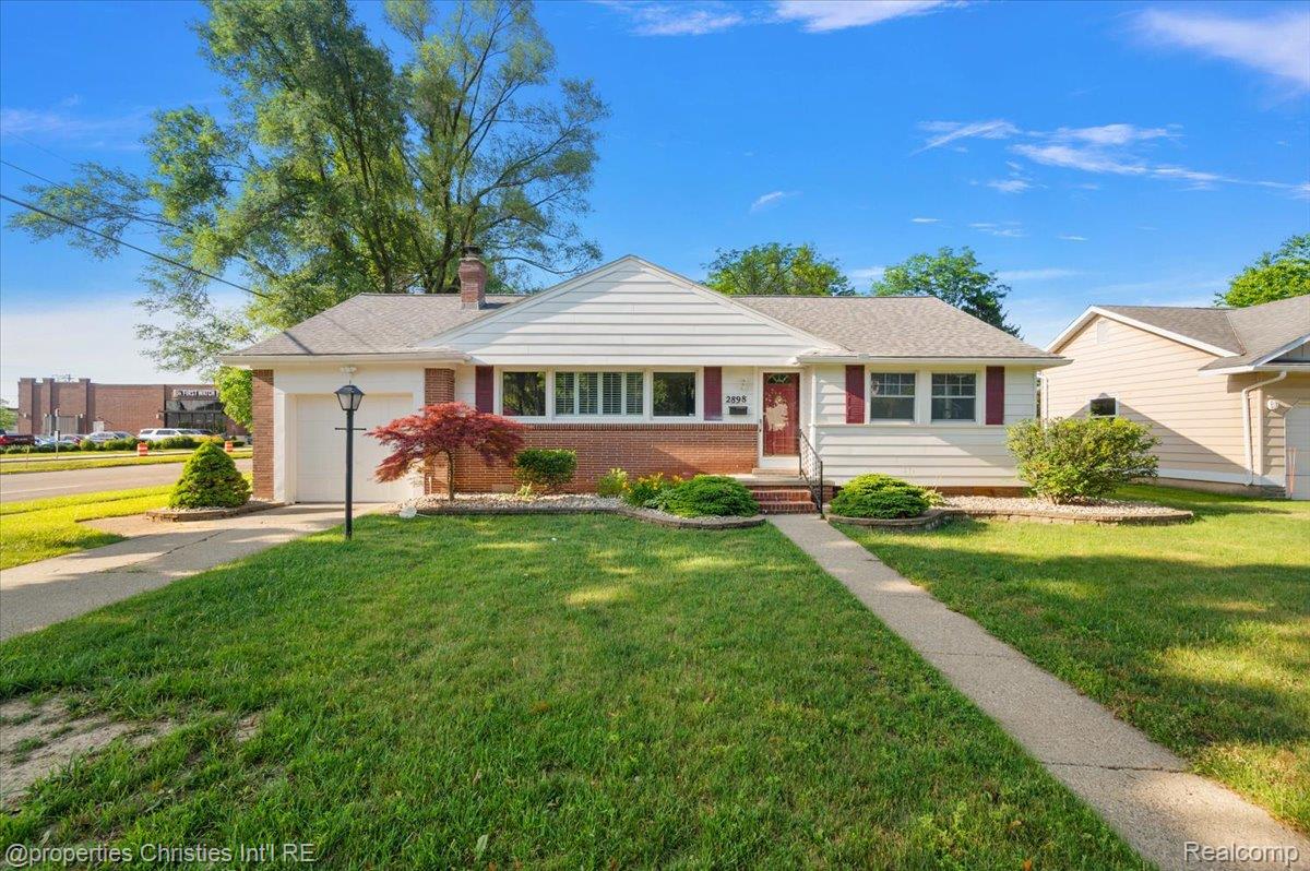 2898 Yorkshire Road