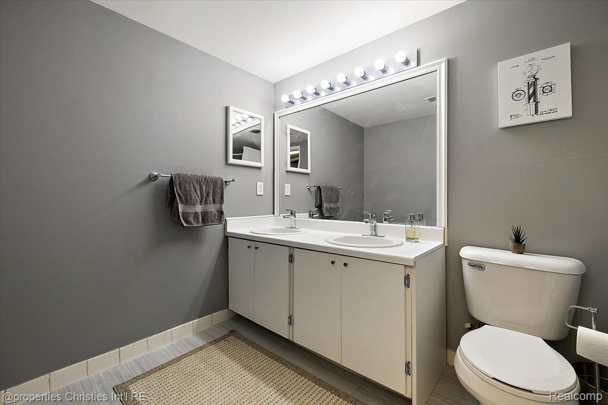 30052 W 12 Mile Road 62