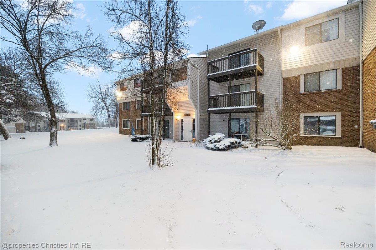 30052 W 12 Mile Road 62