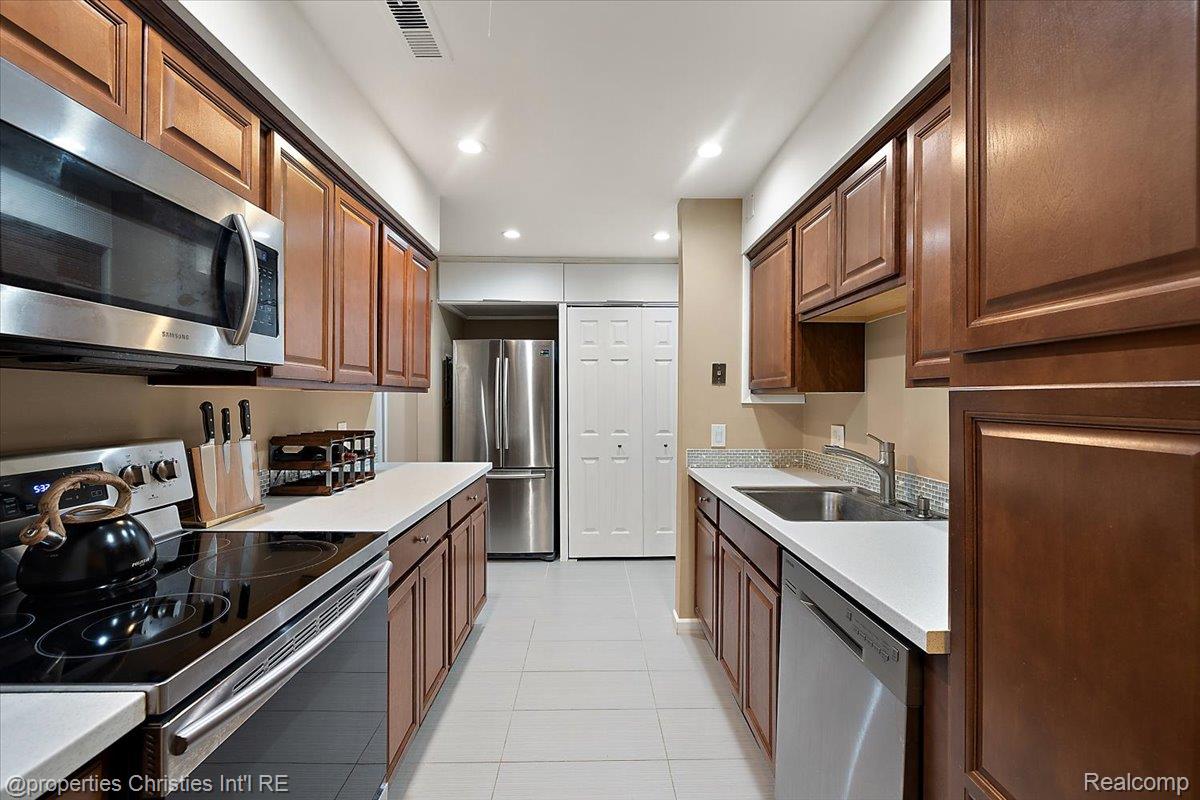 30052 W 12 Mile Road 62