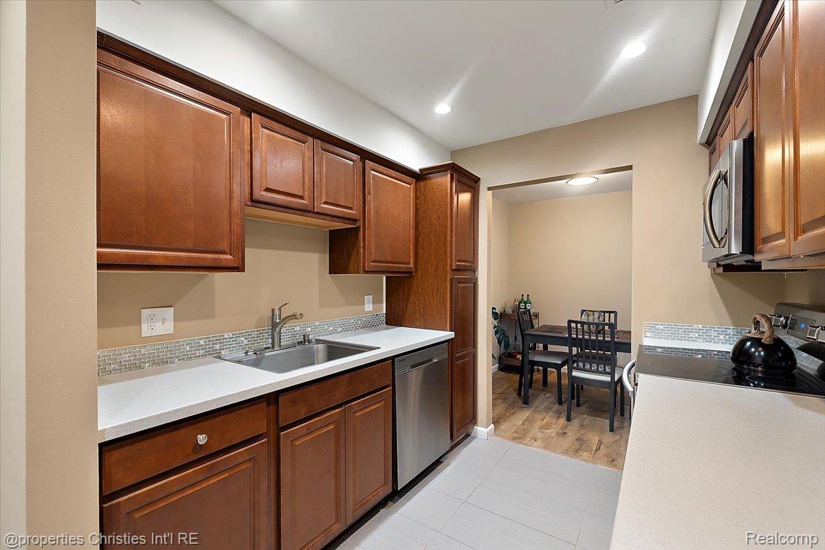 30052 W 12 Mile Road 62