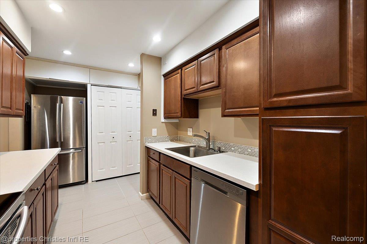 30052 W 12 Mile Road 62