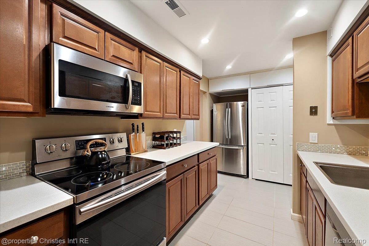 30052 W 12 Mile Road 62