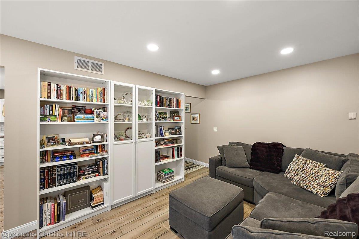 26010 Marlowe Place