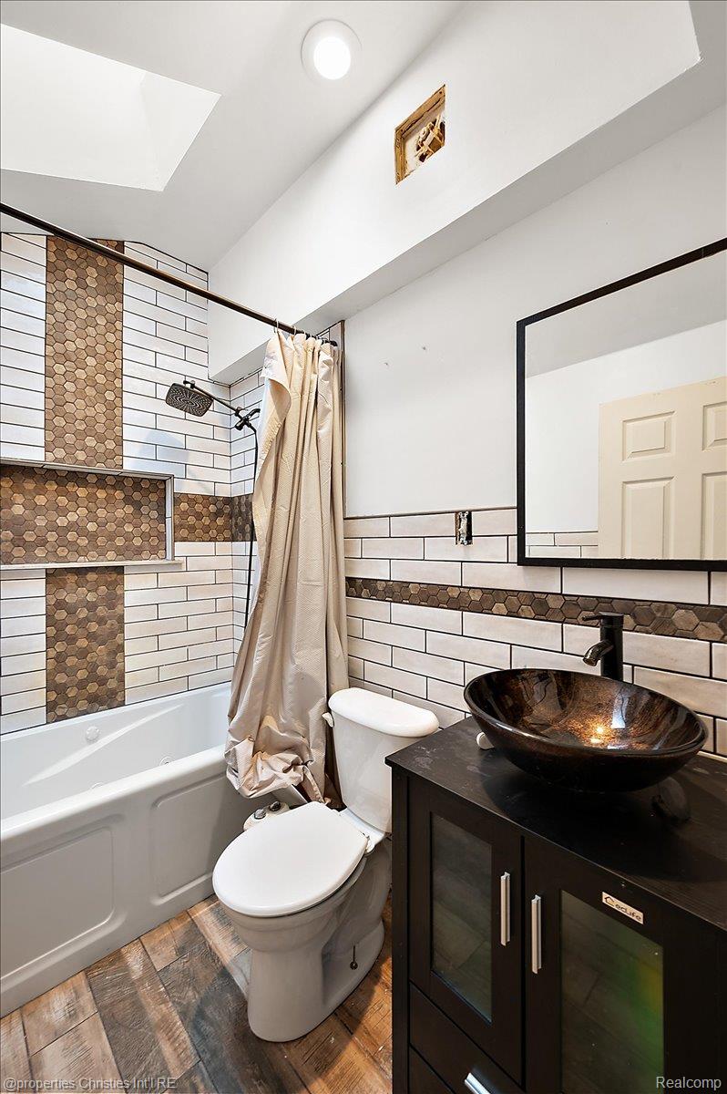 7387 Lawrence Street