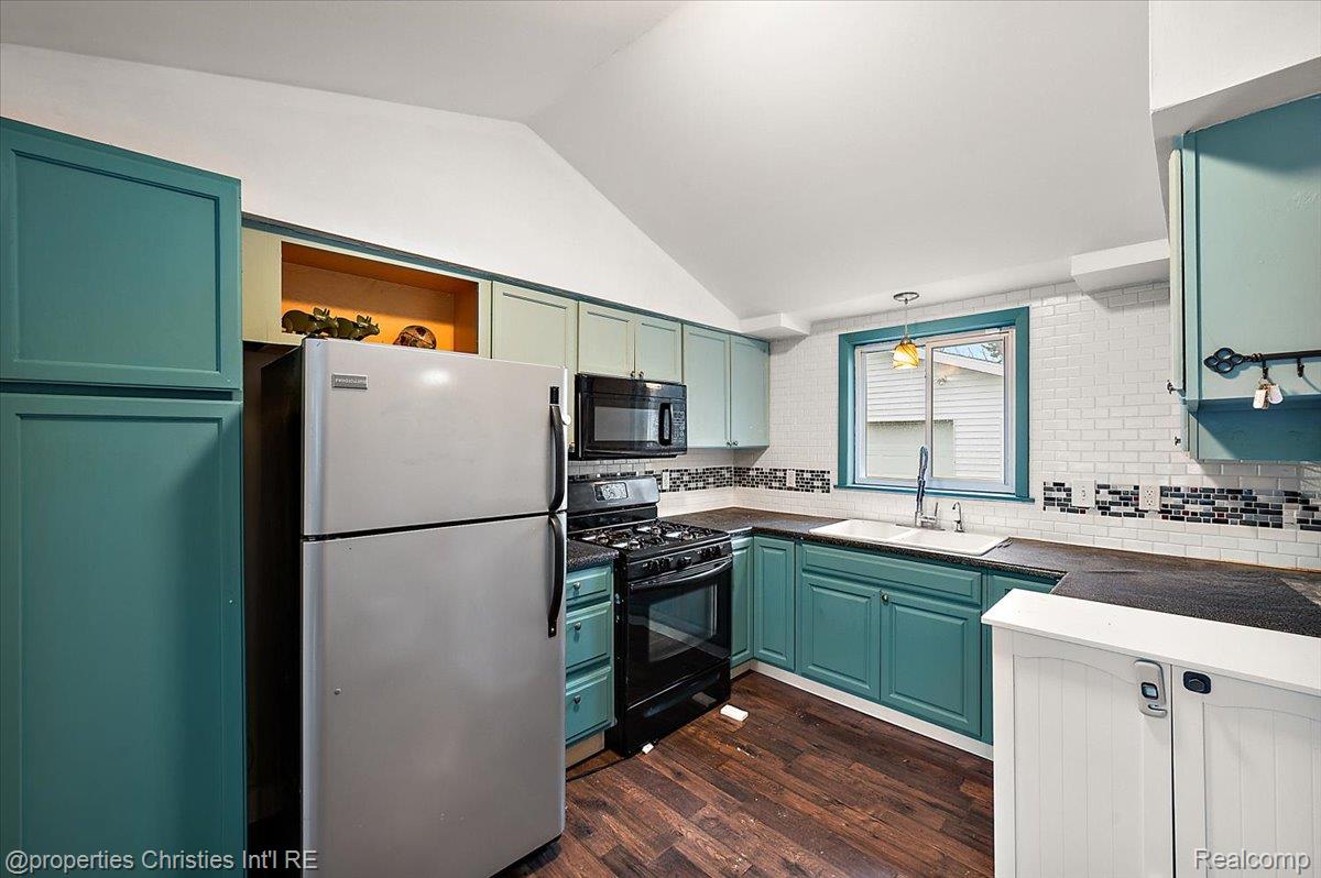 7387 Lawrence Street