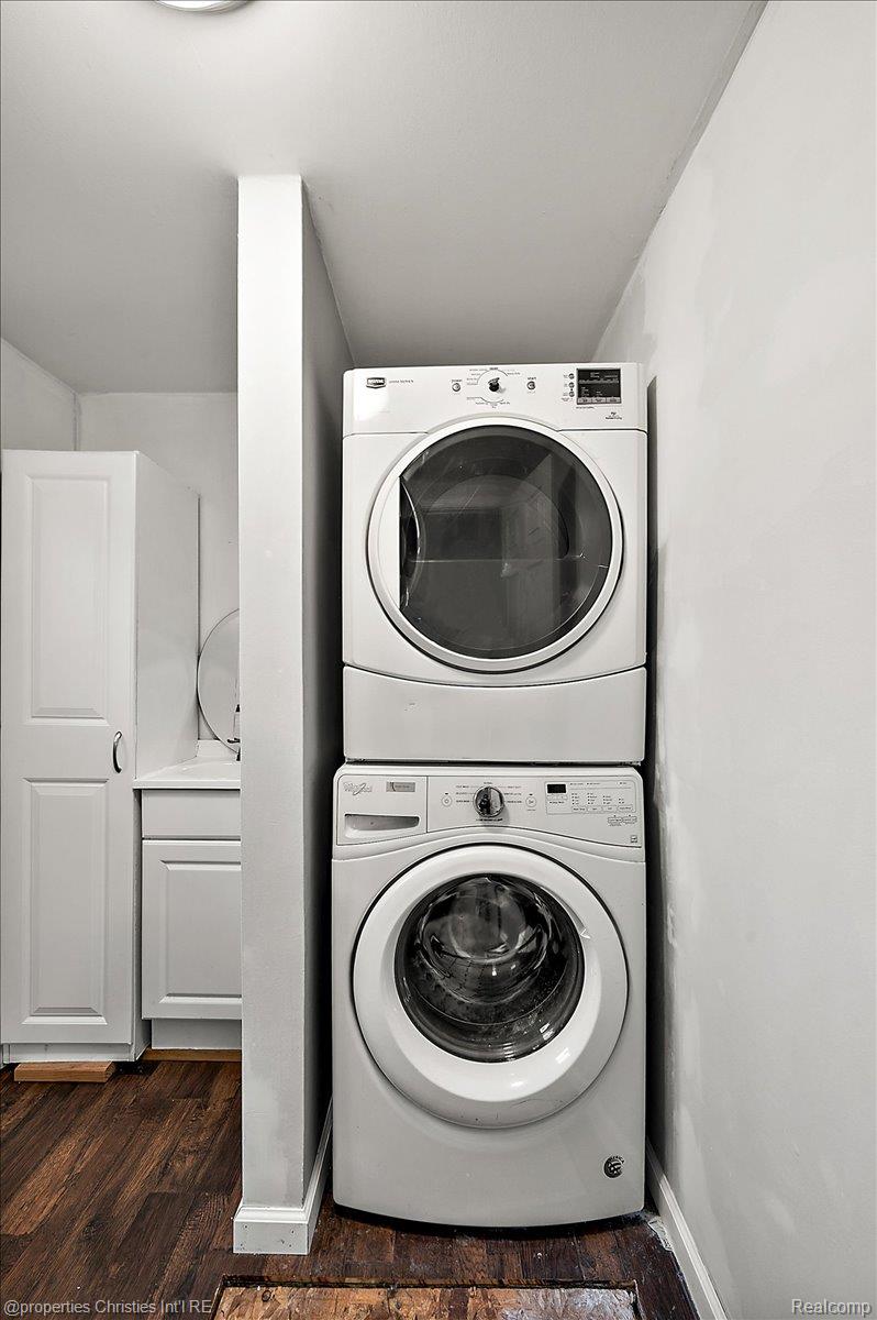 7387 Lawrence Street