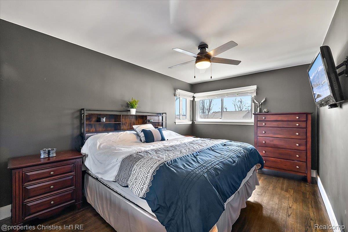 816 W Baker Avenue