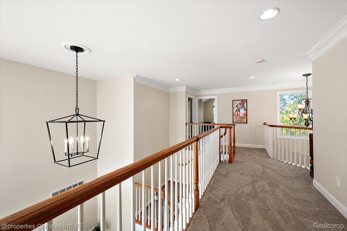 44683 Broadmoor Circle N