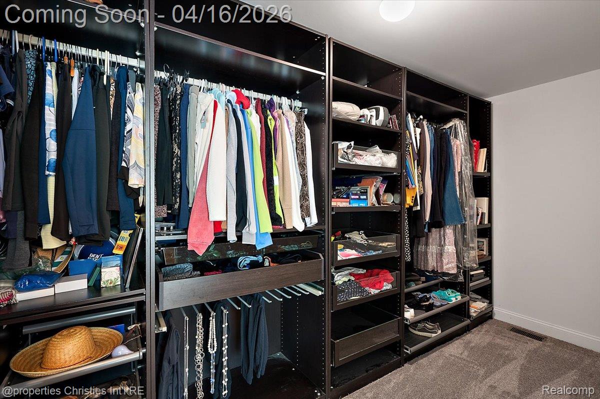 44683 Broadmoor Circle N