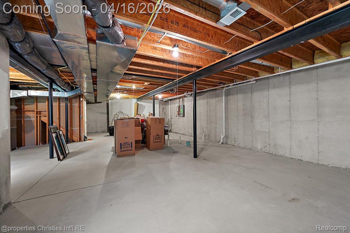 44683 Broadmoor Circle N