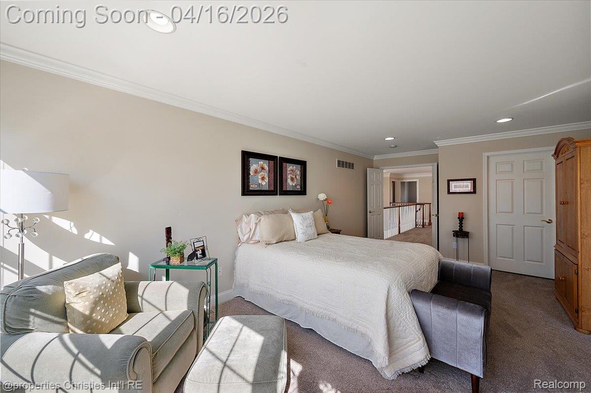 44683 Broadmoor Circle N