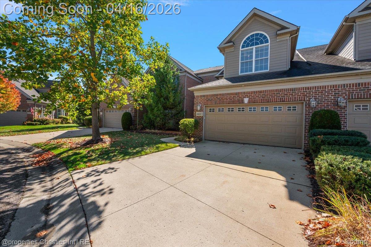 44683 Broadmoor Circle N