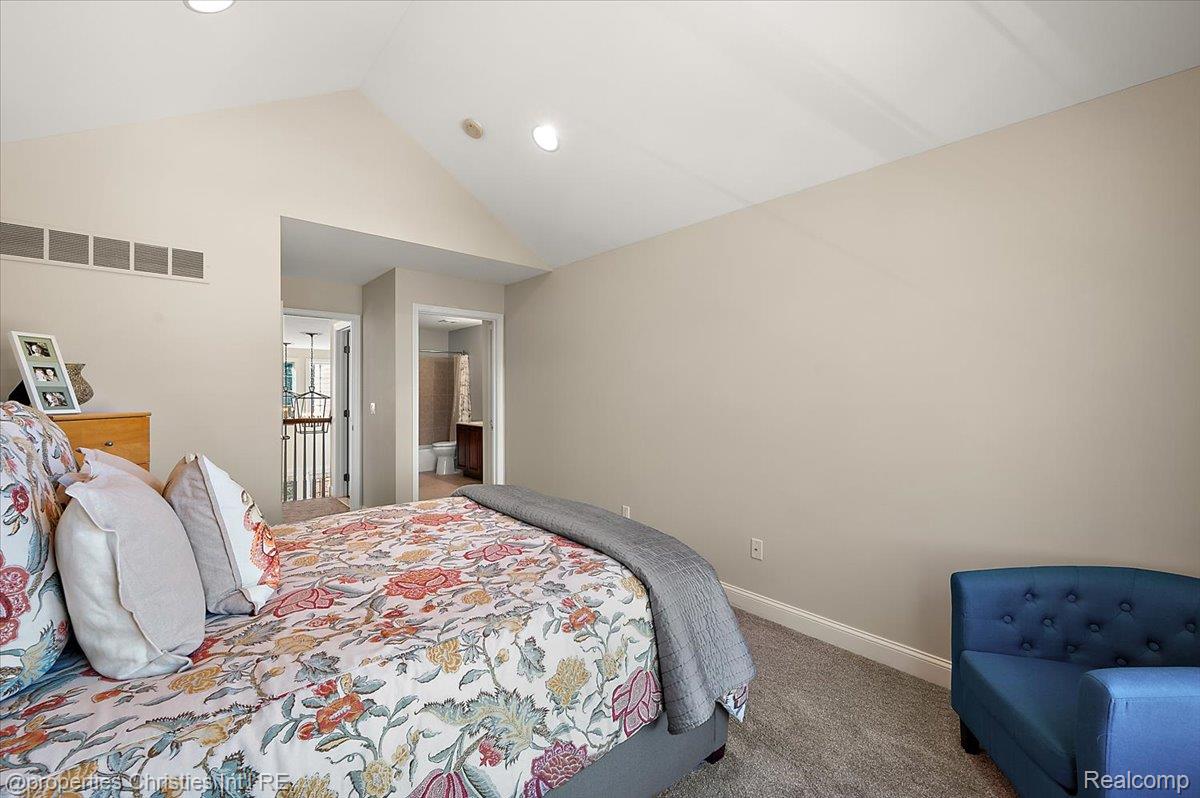 44683 Broadmoor Circle N