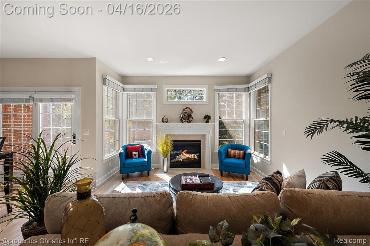 44683 Broadmoor Circle N